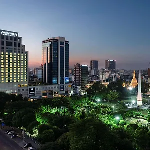 Pullman Centrepoint Hotel Yangon